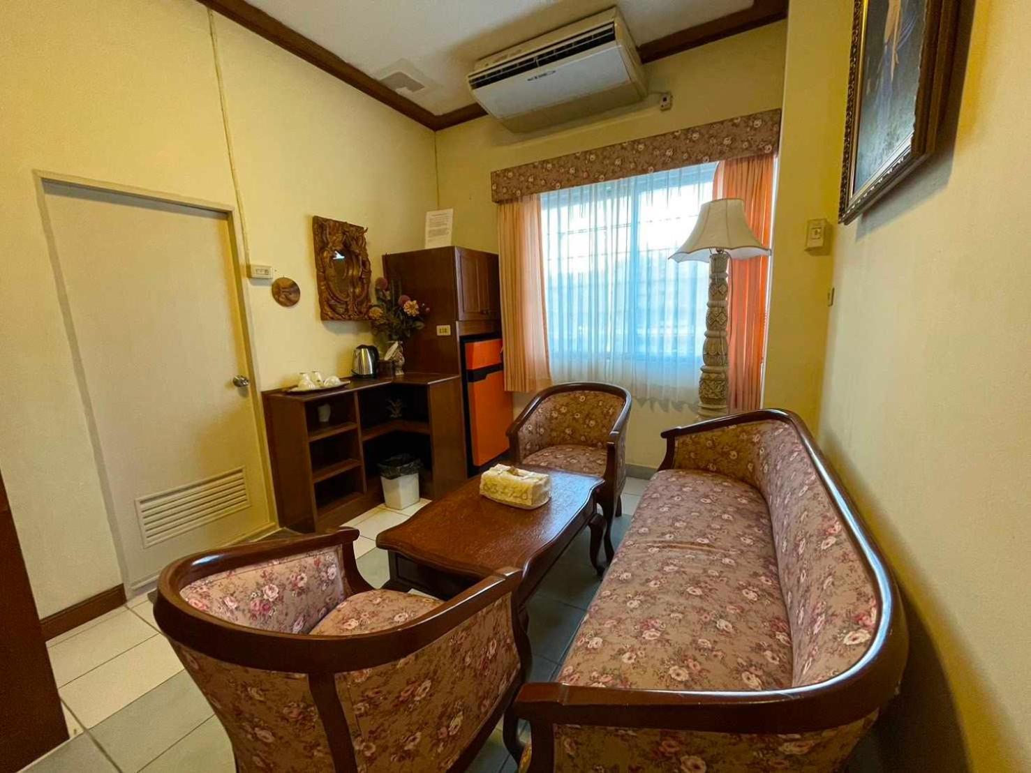 Oyo 75486 Anna Residence Jomtien Eksteriør billede