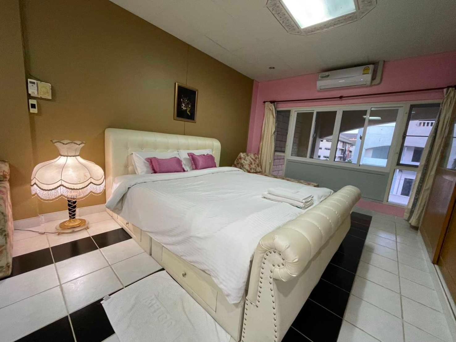 Oyo 75486 Anna Residence Jomtien Eksteriør billede